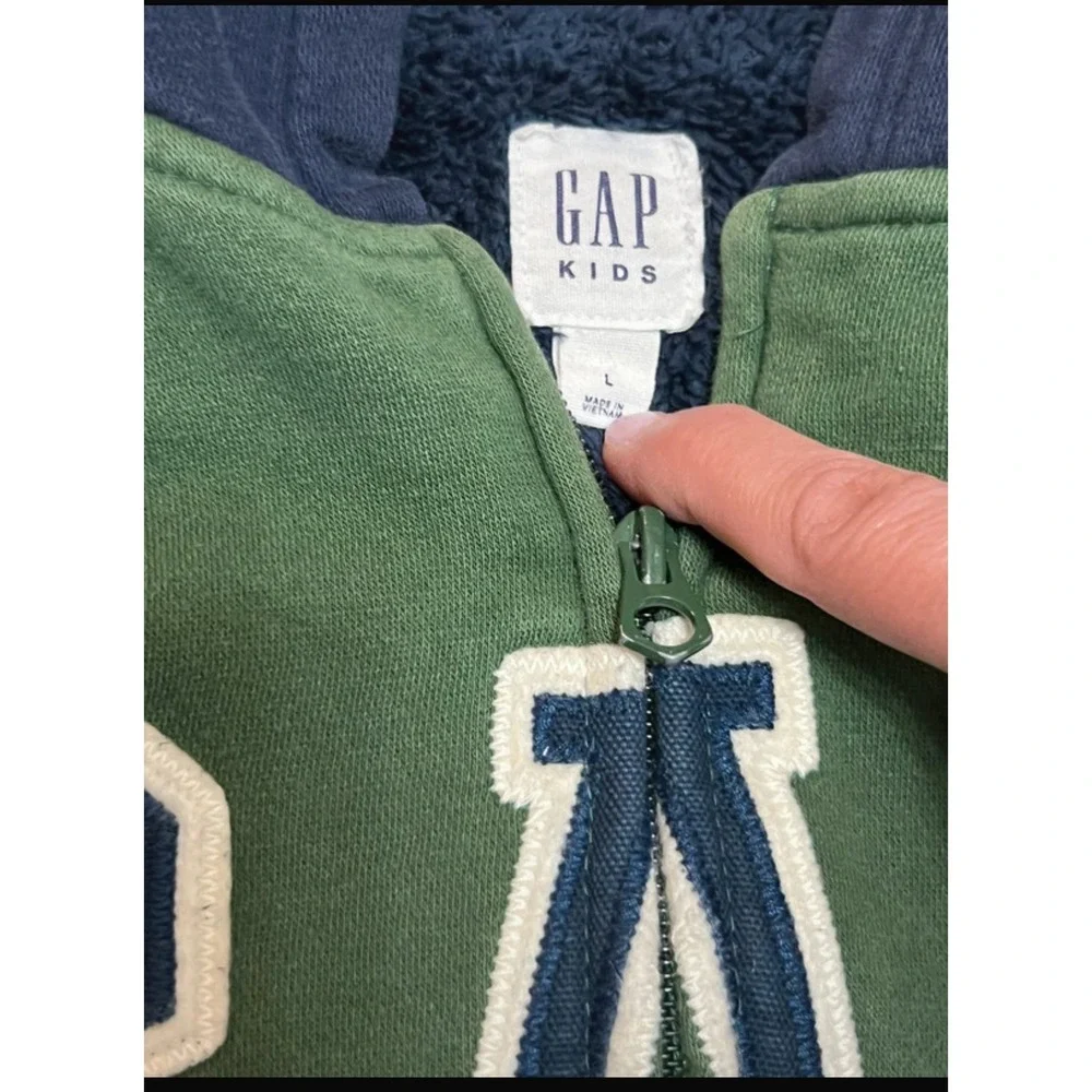 GAP kids zip